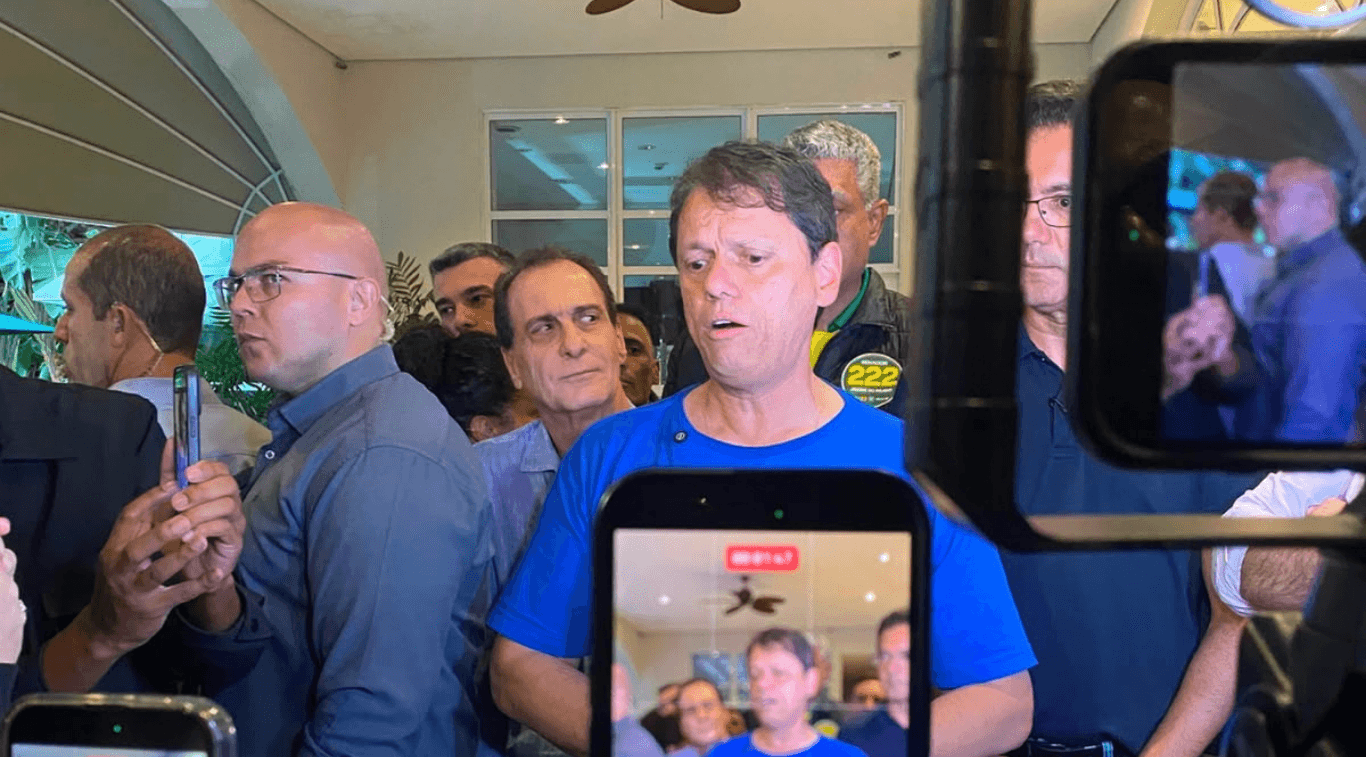 Em Piracicaba, Tarcísio reforça apoio a Alex e comenta disputas pelo Senado e Presidência